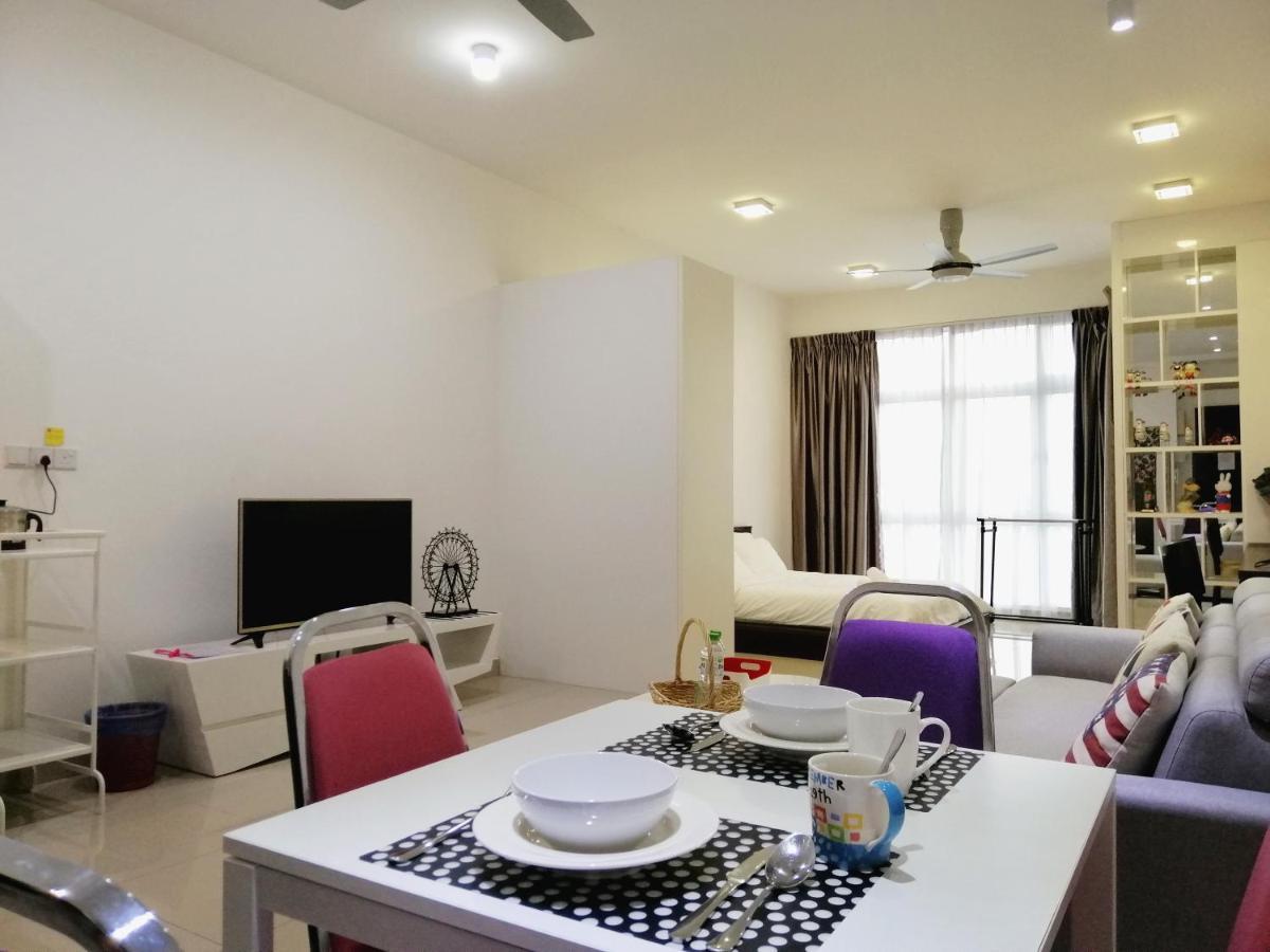 Delight Homestay Twin Galaxy Johor Bahru Buitenkant foto